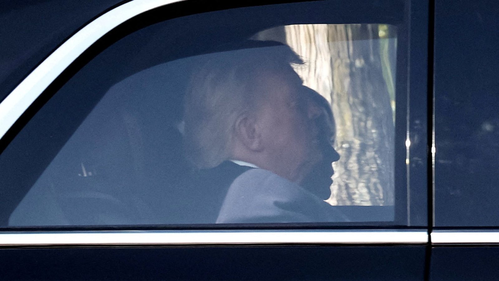 Trump attends Supreme Court hearing on birthright citizenship